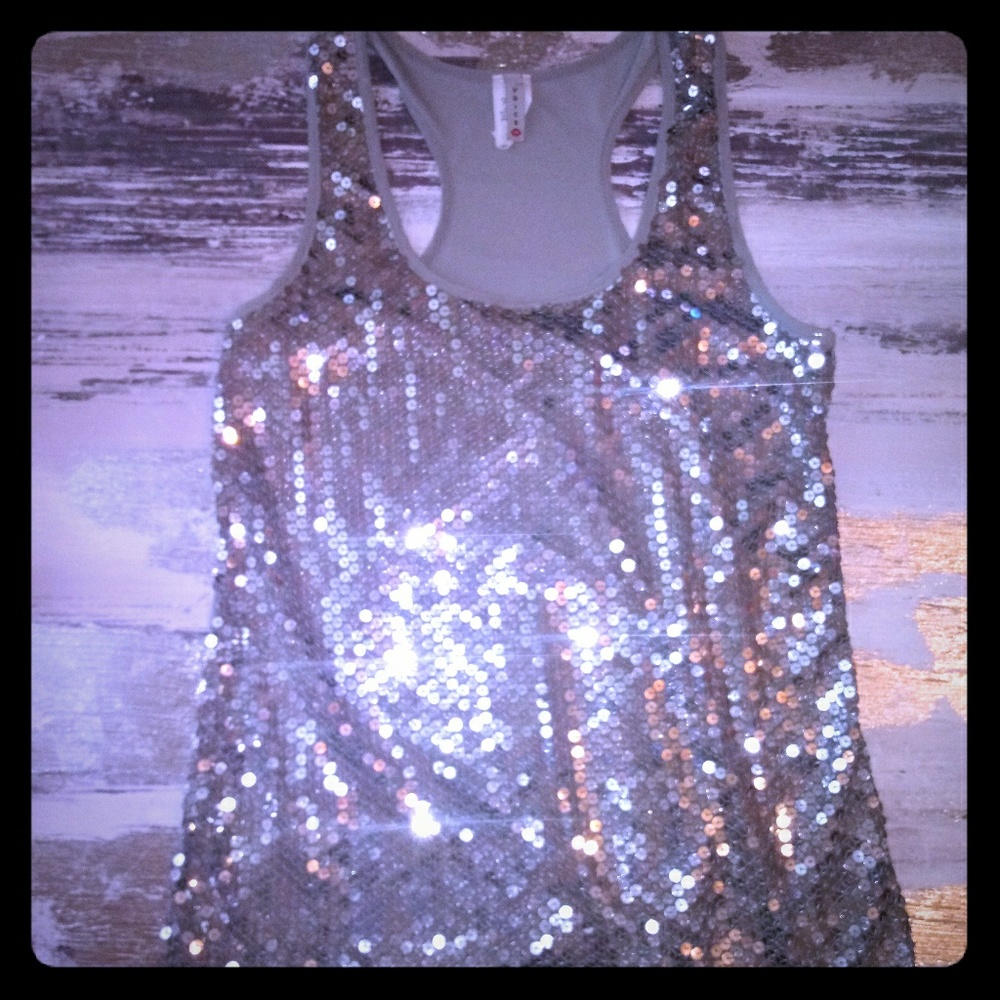 VOICE Womens Silver Sequin Tank